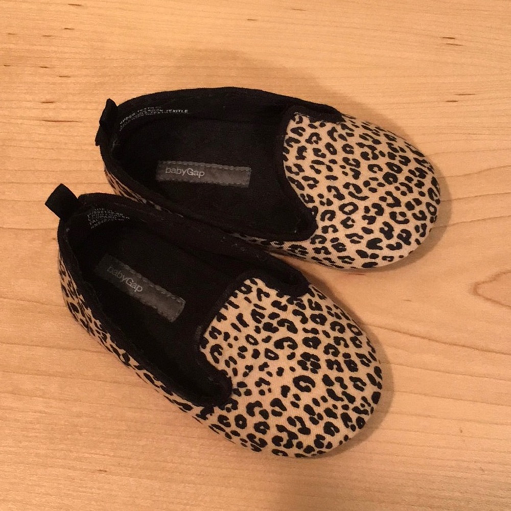 Baby Gap leopard print shoes/slippers